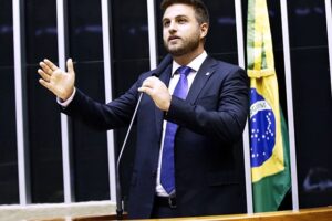 Wladimir Garotinho lidera disputa em Campos dos Goytacazes; em válidos, atual prefeito vai a 64,5%