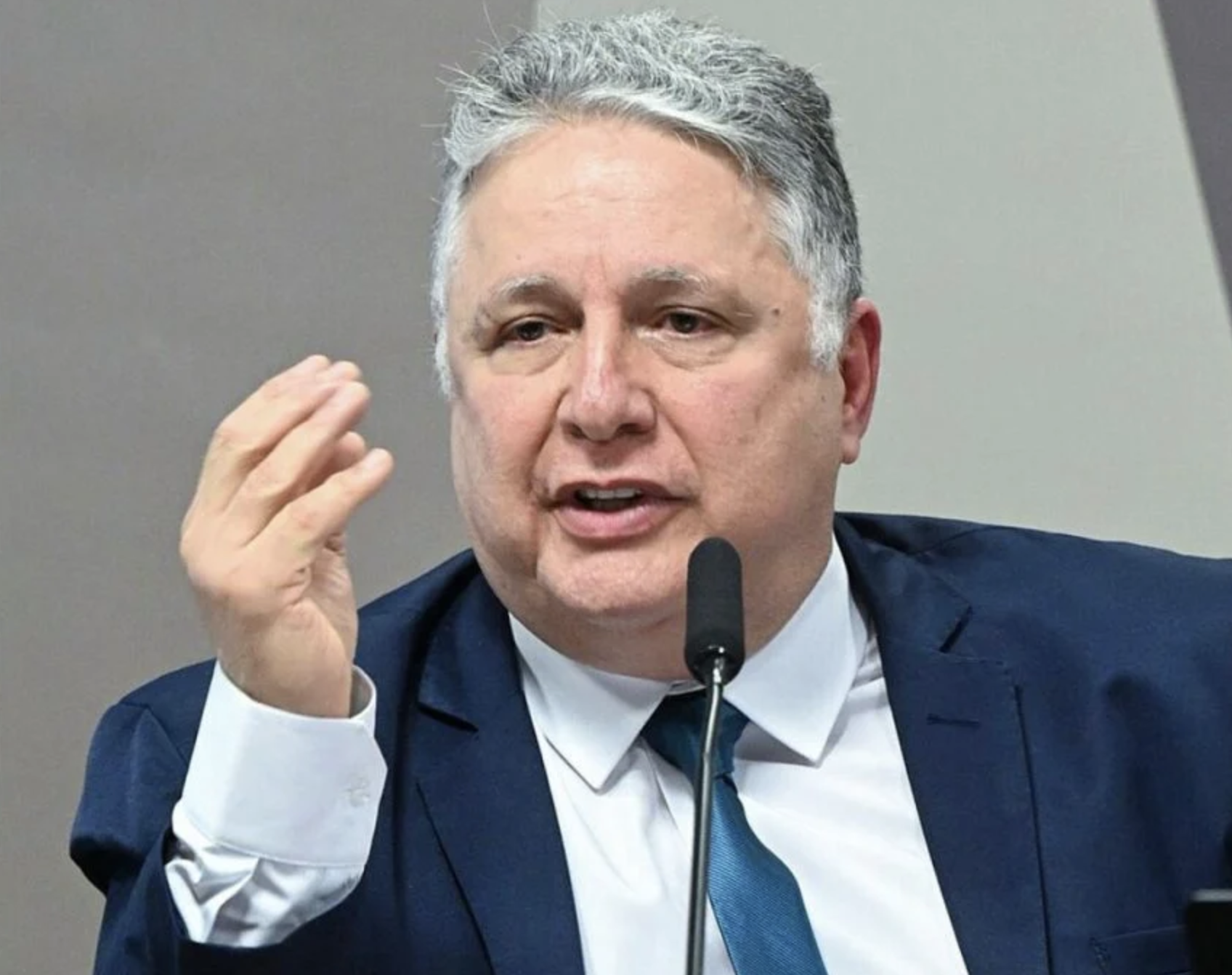 Você está visualizando atualmente Rejeição a Garotinho cresce; Paes é o segundo mais rejeitado